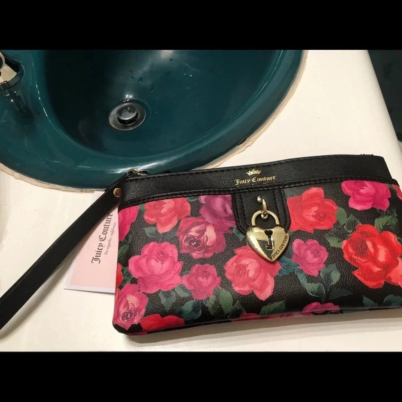 NWT JUICY COUTURE WRISTLET - Picture 1 of 4